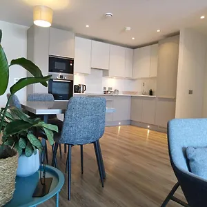 Apartment Modern And Stylish In Centre, Belfast